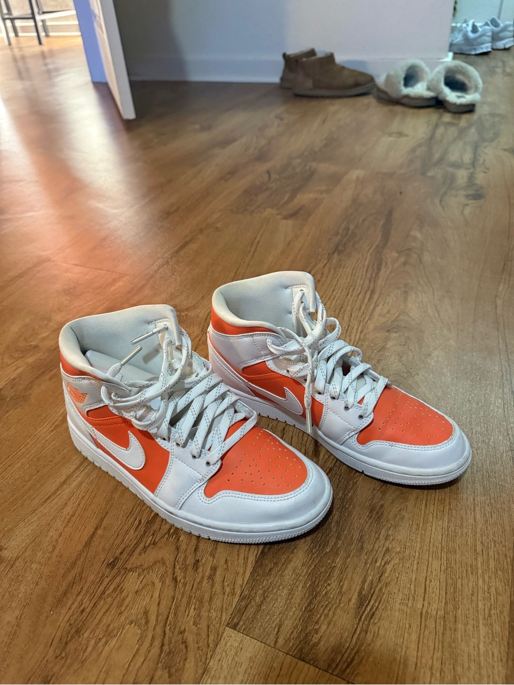 EUC Nike Sneakers